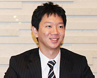 村上 諒陛 氏